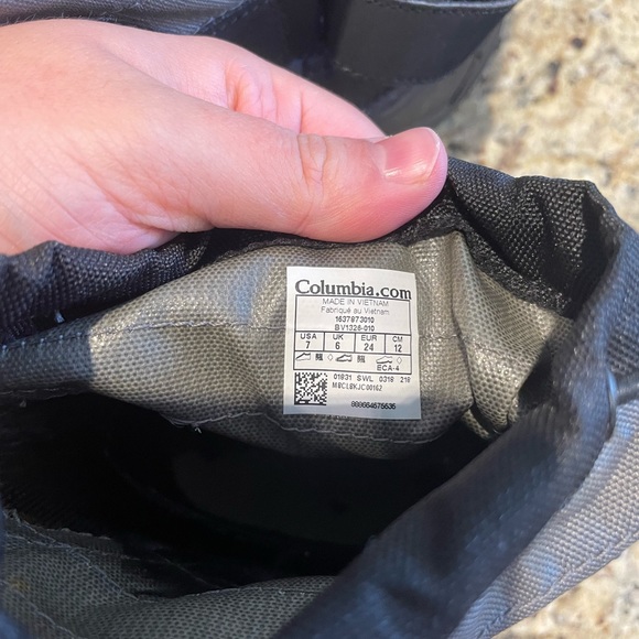 Columbia waterproof toddler snow boots - Picture 2 of 4